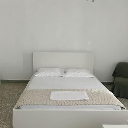 Cozy, Spacious, Newly Renovated Flat In Adamas Exteriör bild