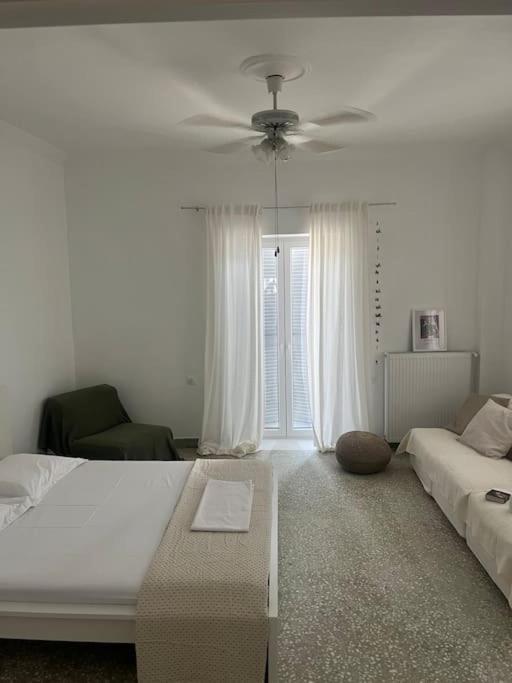 Cozy, Spacious, Newly Renovated Flat In Adamas Exteriör bild