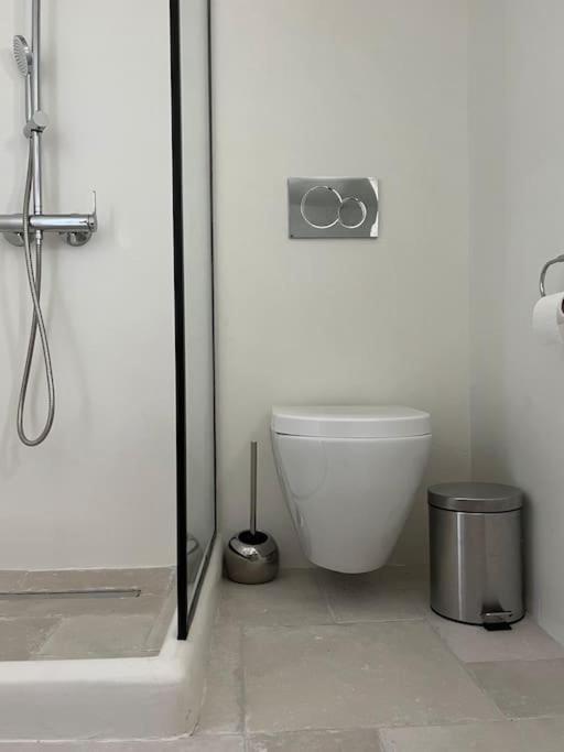 Cozy, Spacious, Newly Renovated Flat In Adamas Exteriör bild