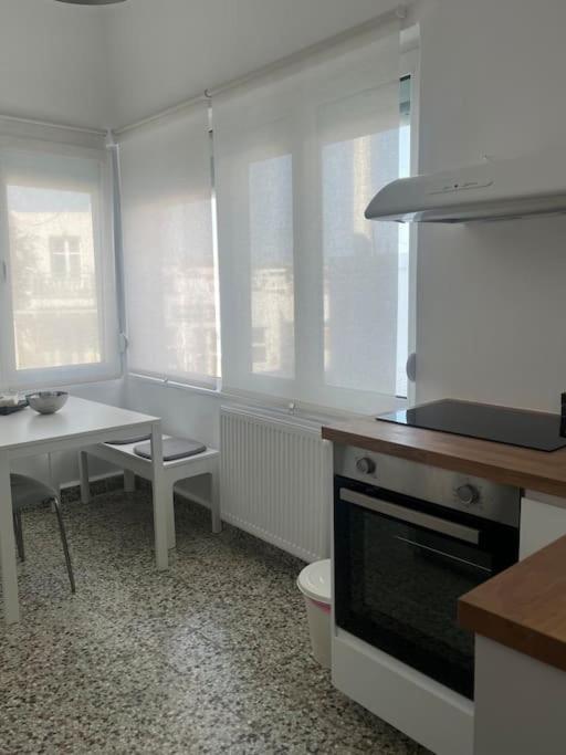 Cozy, Spacious, Newly Renovated Flat In Adamas Exteriör bild