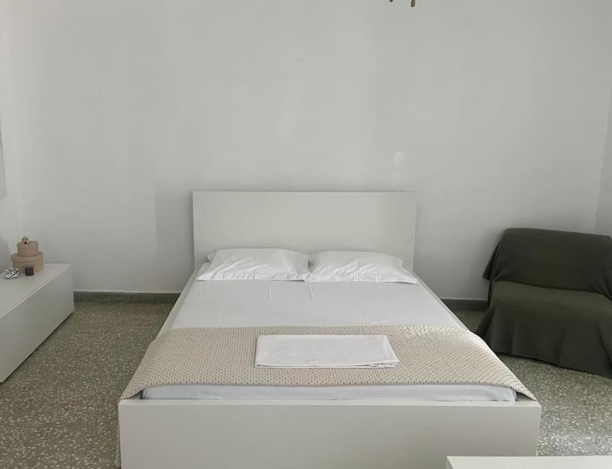 Cozy, Spacious, Newly Renovated Flat In Adamas Exteriör bild